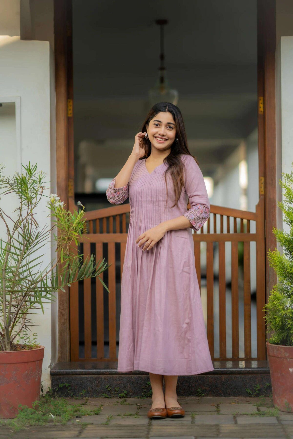 Radiate Elegance ? Women's Chic Embroidered Kurta Pant Set (XXL) - Image 2