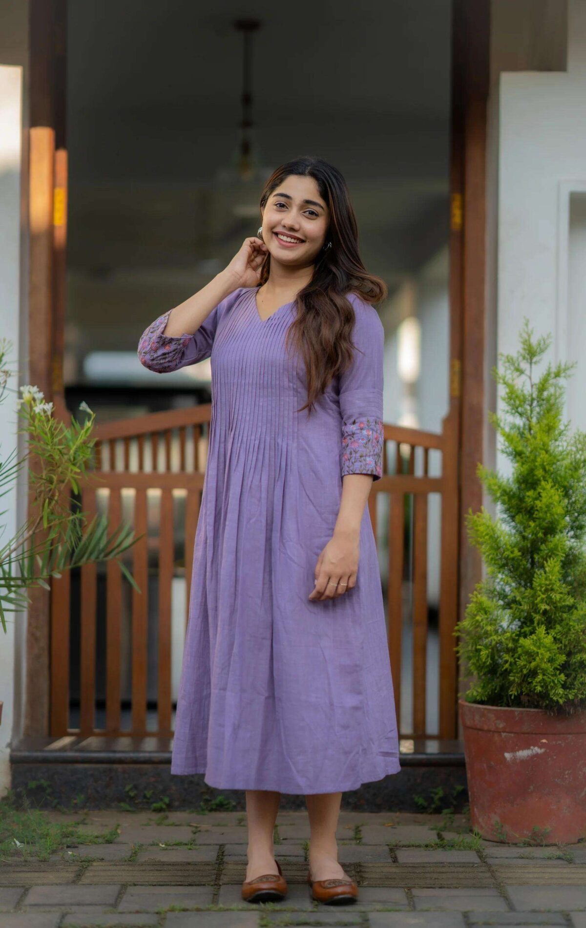 Effortless Elegance ? Embroidered Kurta Pant Set in Soft Cotton Slub (L) - Image 2
